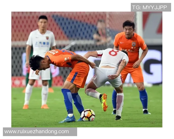 山东鲁能与上海上港激战回顾精彩比赛录像分析与亮点总结